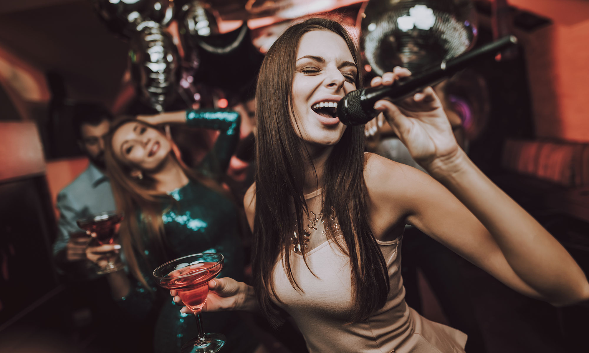Partypaket: "Karaoke & Strip" Berlin / Party package: "karaoke & strip" Berlin